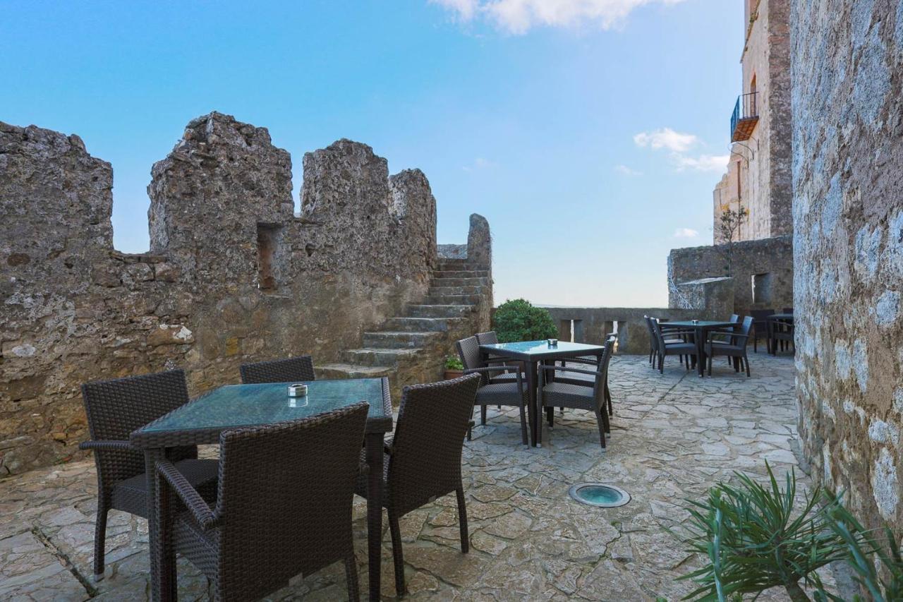 Hotel Tugasa Castillo De Castellar Castellar de la Frontera Eksteriør bilde